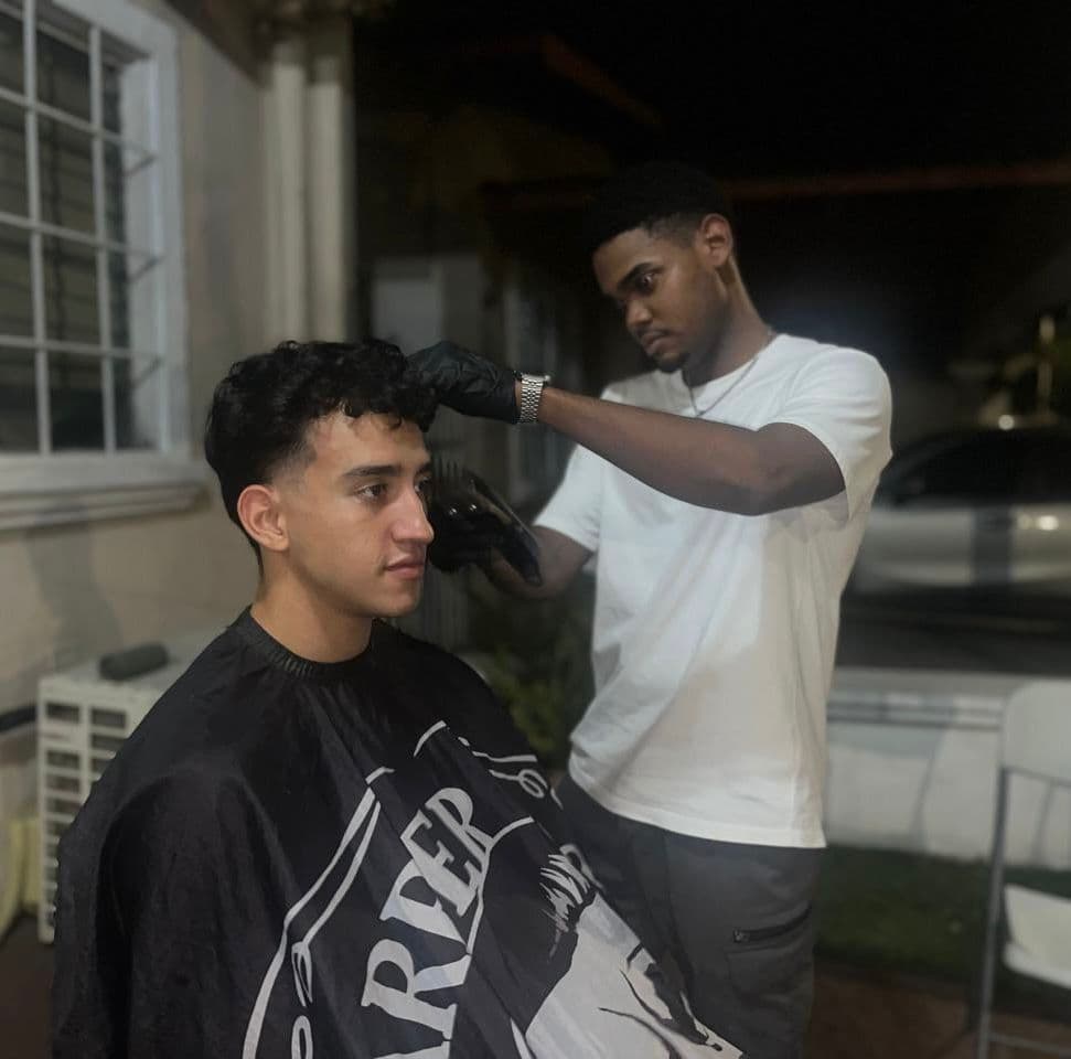 Justin - Barbero Profesional de JD Barbershop